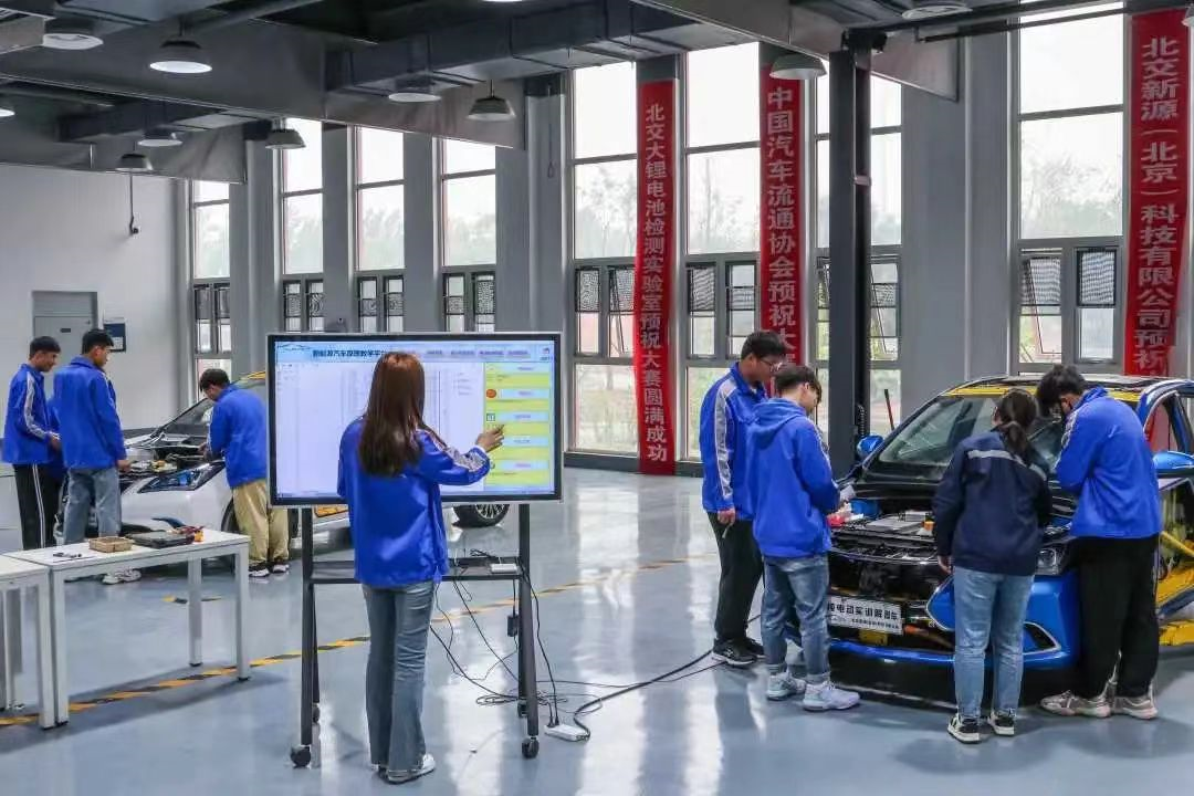 三环铸魂五链协同育人模式